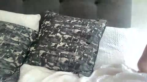 Snapshot of biggbrown12 chatting on April 2026 04:11:01 PM bigbrown online show from April 2026 04:11:01 PM