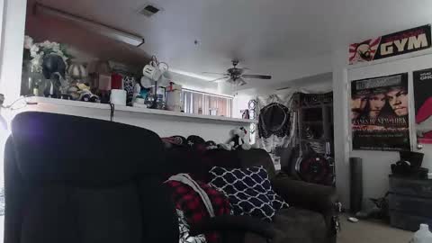 biggerisbetter21 online show from January 2026 06:35:02 PM