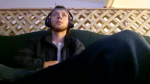 Snapshot of biggestboiiii chatting on March 2025 10:07:02 AM biggestboiiii online show from March 2025 10:07:02 AM