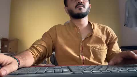 bighandsomesatisfy online show from April 2026 12:10:01 PM