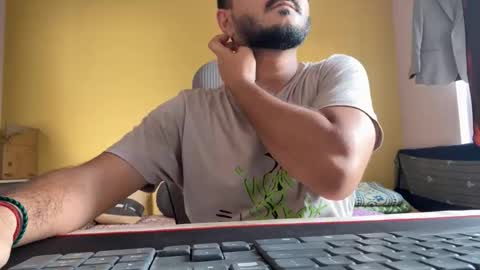 bighandsomesatisfy online show from April 2026 11:14:02 AM