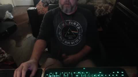 Snapshot of bighugmugg chatting on October 2025 11:44:01 AM bighugmugg online show from October 2025 11:44:01 AM