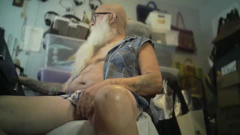 Snapshot of bigjeff01 chatting on November 2025 05:26:01 PM bigjeff01 online show from November 2025 05:26:01 PM