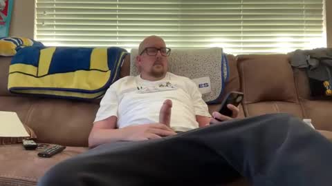 Snapshot of bigruboutski chatting on December 2025 06:58:01 PM bigruboutski online show from December 2025 06:58:01 PM
