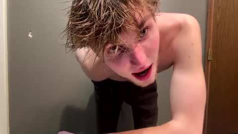 Snapshot of bigskinnyboyshh chatting on January 2025 01:16:02 PM bigskinnyboyshh online show from January 2025 01:16:02 PM