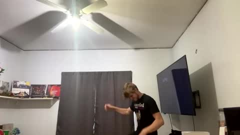 Snapshot of bigskinnyboyshh chatting on September 2025 10:26:02 PM bigskinnyboyshh online show from September 2025 10:26:02 PM