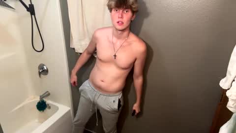 Snapshot of bigskinnyboyshh chatting on October 2025 02:28:02 AM bigskinnyboyshh online show from October 2025 02:28:02 AM