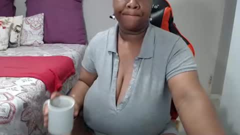 Snapshot of bigtitshornygirlxxx chatting on March 2026 04:18:02 AM Lona online show from March 2026 04:18:02 AM