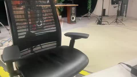 Snapshot of bigwhitecockcolorado chatting on June 2026 10:32:01 PM Big White Cock Worship online show from June 2026 10:32:01 PM