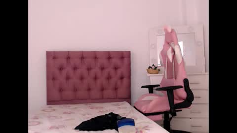 billielovee online show from March 2026 02:09:02 PM