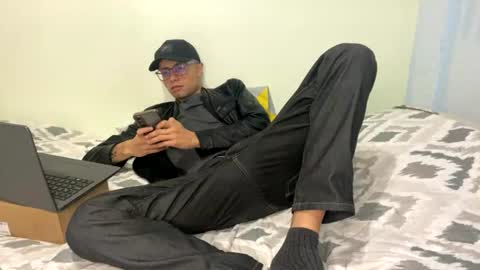 billy_magteo online show from August 2026 06:33:02 PM