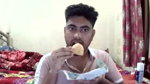 Snapshot of birbikrom104 chatting on May 2026 04:31:01 AM birbikrom104 online show from May 2026 04:31:01 AM