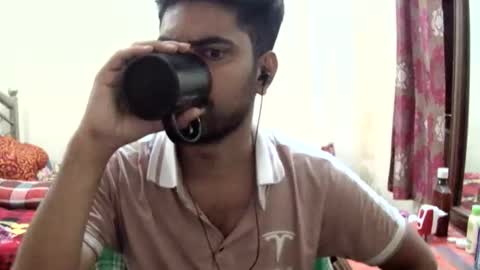 Snapshot of birbikrom104 chatting on May 2026 06:08:02 AM birbikrom104 online show from May 2026 06:08:02 AM