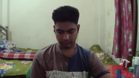 Snapshot of birbikrom104 chatting on May 2026 06:42:01 AM birbikrom104 online show from May 2026 06:42:01 AM