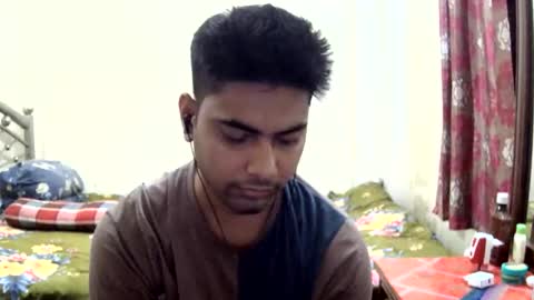 Snapshot of birbikrom104 chatting on May 2026 06:40:02 AM birbikrom104 online show from May 2026 06:40:02 AM