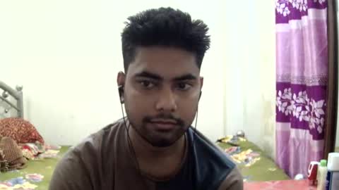 Snapshot of birbikrom104 chatting on May 2026 06:22:02 AM birbikrom104 online show from May 2026 06:22:02 AM