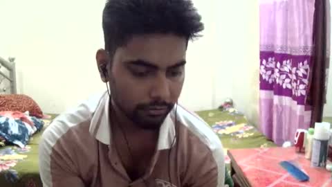 Snapshot of birbikrom104 chatting on June 2026 06:05:02 AM birbikrom104 online show from June 2026 06:05:02 AM