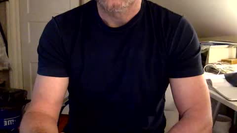 Snapshot of bisonbar chatting on May 2026 06:13:02 PM BisonBar online show from May 2026 06:13:02 PM