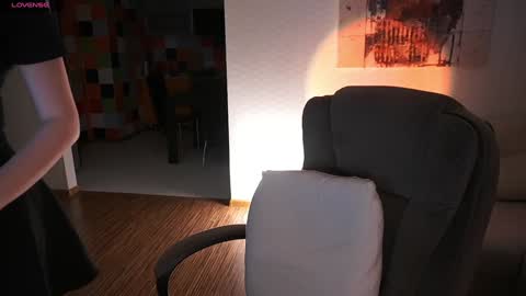 Ann Braslowsky online show from October 2025 02:23:02 AM