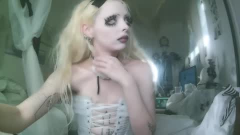 vampire fang  online show from November 2025 08:30:01 PM