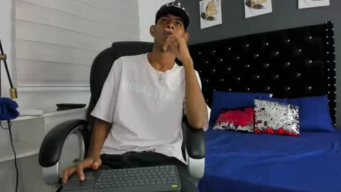 Snapshot of black_boy_22cm chatting on February 2025 02:09:02 AM boy online show from February 2025 02:09:02 AM