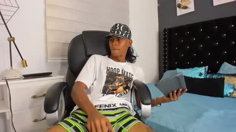 Snapshot of black_boy_22cm chatting on February 2025 02:32:02 AM boy online show from February 2025 02:32:02 AM