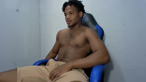 Snapshot of black_dicck chatting on May 2026 04:48:01 PM tu morenito online show from May 2026 04:48:01 PM
