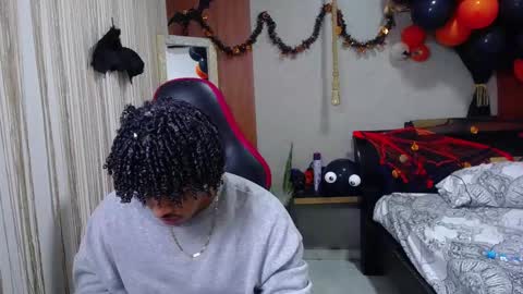 black_king_241 online show from October 2025 02:37:02 AM