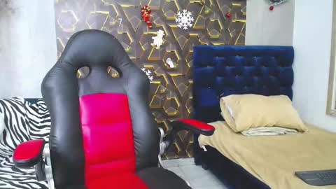 black_king_241 online show from December 2025 02:54:02 AM