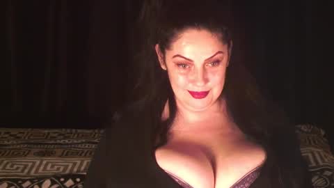 Sarah online show from October 2025 04:18:01 PM