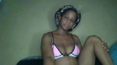 Snapshot of black_queen0111254 chatting on April 2026 04:05:02 AM Blackqueen online show from April 2026 04:05:02 AM