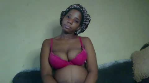 Snapshot of black_queen0111254 chatting on April 2026 08:28:02 AM Blackqueen online show from April 2026 08:28:02 AM