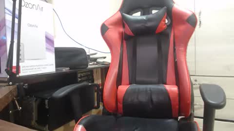 Snapshot of black_shatb chatting on February 2026 02:24:01 PM Black online show from February 2026 02:24:01 PM