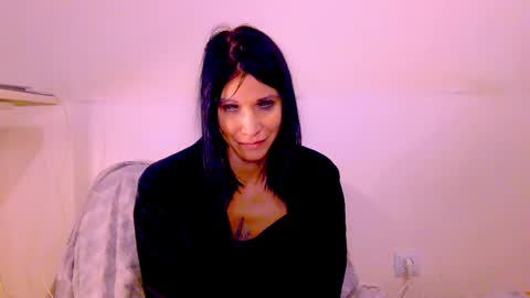 Snapshot of black_sswan chatting on January 2026 03:05:02 PM Kristin online show from January 2026 03:05:02 PM