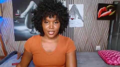 Snapshot of blackmellanin_ chatting on April 2026 10:18:01 AM Smiley sylivia online show from April 2026 10:18:01 AM