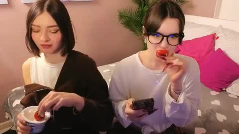 Snapshot of blackpinkkittens chatting on May 2026 11:04:01 AM MaoLulu online show from May 2026 11:04:01 AM