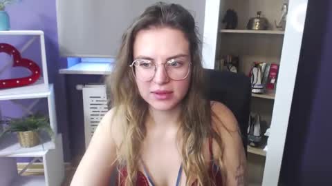 Z O E Y online show from January 2025 09:08:02 AM