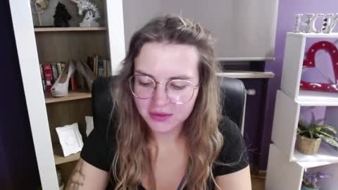 Z O E Y online show from October 2025 04:34:02 AM