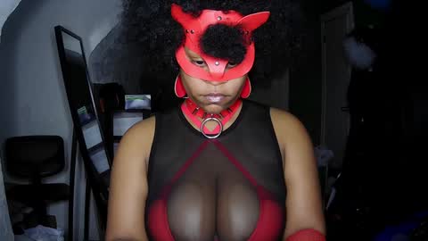 Queen Siren online show from December 2024 01:43:01 AM