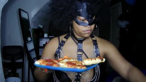 Queen Siren online show from December 2024 04:45:01 AM