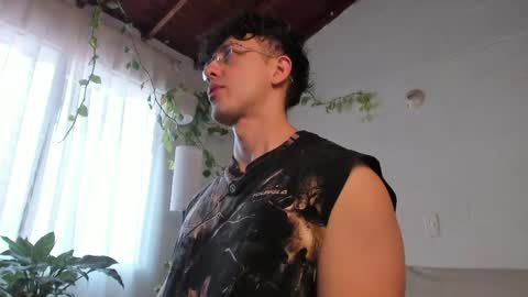 Snapshot of blake_levi chatting on April 2026 04:35:02 PM Blake Levi Independent Model online show from April 2026 04:35:02 PM
