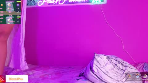 Pau online show from December 2025 10:25:01 PM