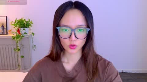 Snapshot of blon_kater chatting on June 2026 08:30:02 AM YoYo online show from June 2026 08:30:02 AM