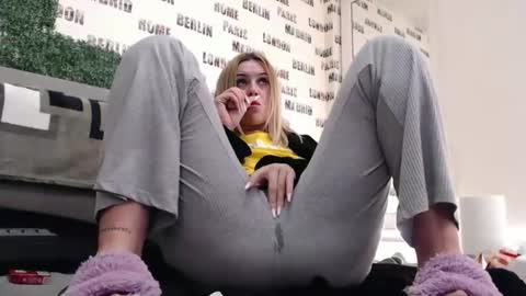 blonddaiana23 online show from January 2025 11:44:02 PM