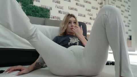 blonddaiana23 online show from February 2025 05:09:01 AM