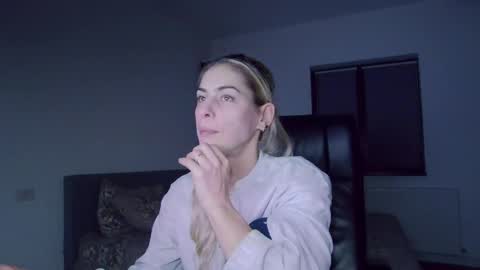 blonde4pasion online show from December 2024 08:11:01 PM