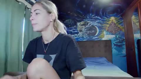 blonde4pasion online show from September 2025 05:01:02 AM