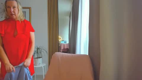 Nicole online show from February 2025 08:50:01 AM