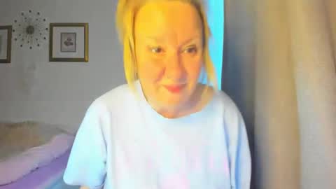 Nicole online show from March 2025 04:18:01 PM