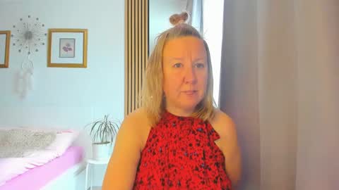 Nicole online show from March 2025 08:30:01 AM